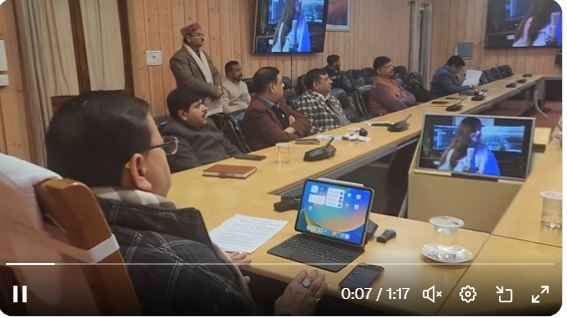 राम आएंगे: सीएम की बैठक से पहले राम भजन…