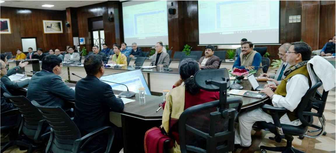 मुख्यमंत्री ने योजनाओं के प्रभावी क्रियान्वयन में डेसबोर्ड एवं SOP तेयार करने के भी निर्देश दिये