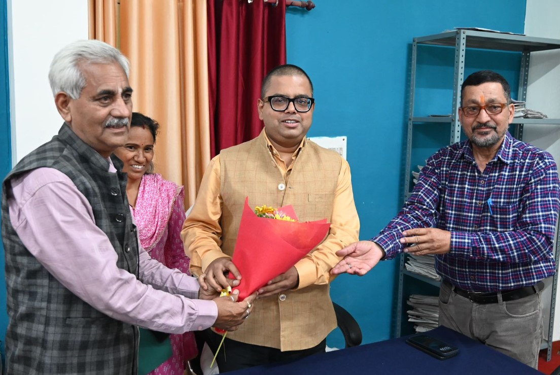 सूचना विभाग शासन ,जनता और मीडिया के बीच सेतु का कार्य करता है-डॉ. नितिन उपाध्याय