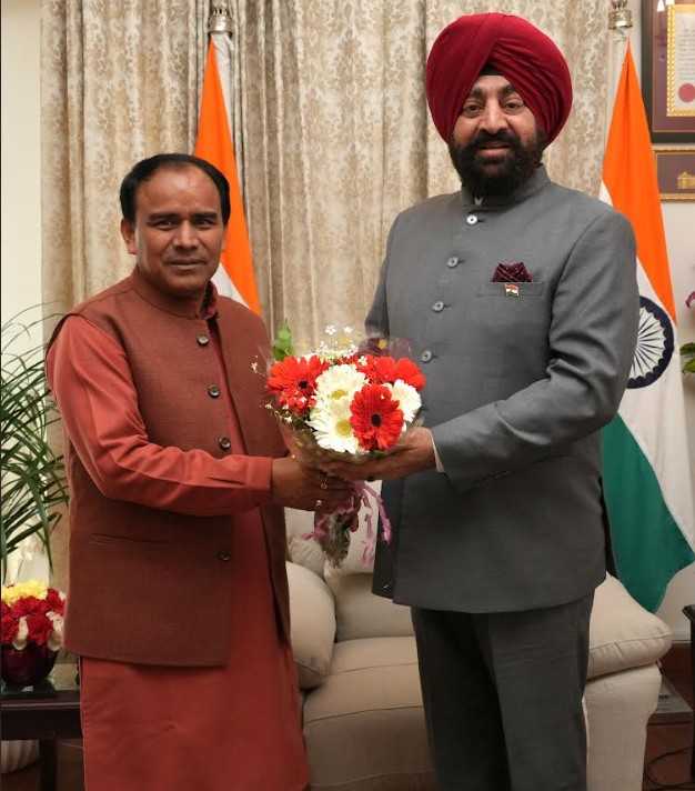 राज्यपाल से स्वास्थ्य और उच्च शिक्षा मंत्री डॉ. धन सिंह रावत ने शिष्टाचार भेंट की