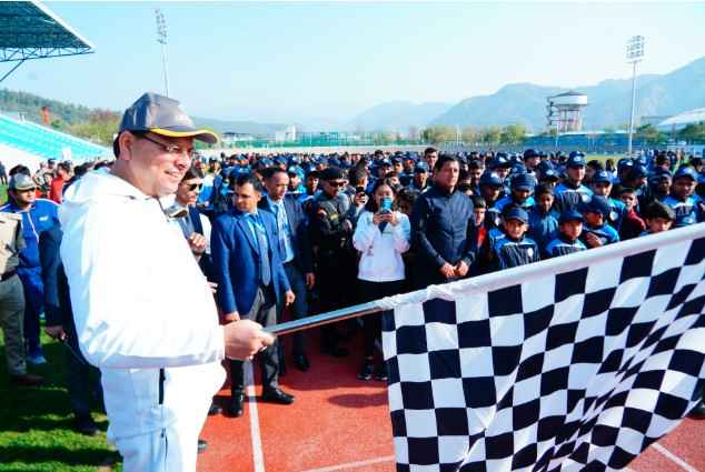 राज्य सरकार के 03 वर्ष पूर्ण होने के अवसर पर आयोजित कार्यक्रम में प्रतिभाग कर फिट इण्डिया रन का फ्लैग ऑफ किया