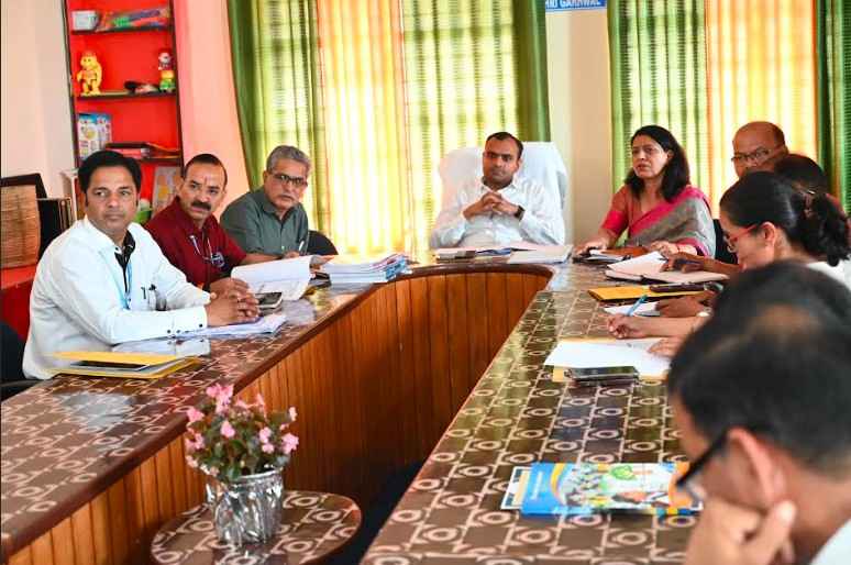 जिला शिक्षा एवं प्रशिक्षण संस्थान (डायट), टिहरी गढ़वाल की वार्षिक कार्ययोेजना एवं बजट परामर्शी समिति की बैठक सम्पन्न